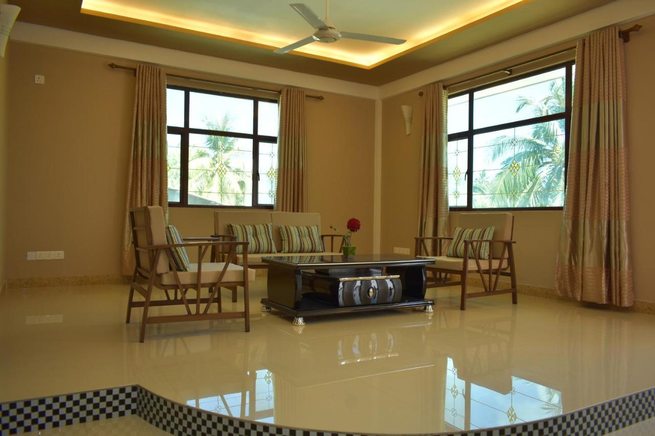Calyx Grand Fuvahmulah Hotell Eksteriør bilde